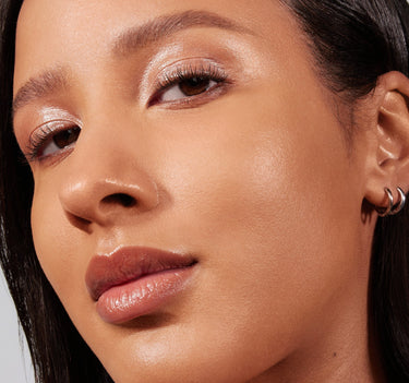 Lightform Extended Hydration Foundation {Tan 16N}